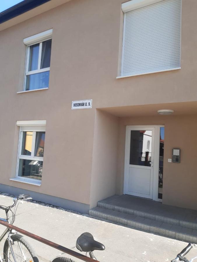 Swiss Apartment Mosonmagyaróvár المظهر الخارجي الصورة