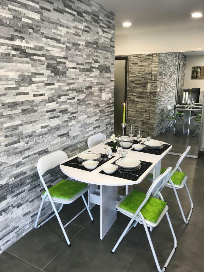 Swiss Apartment Mosonmagyaróvár المظهر الخارجي الصورة
