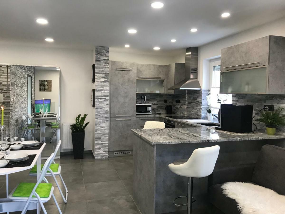 Swiss Apartment Mosonmagyaróvár المظهر الخارجي الصورة